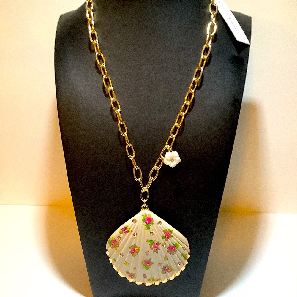 Betsey Johnson Shell Yeah Seashell Pendant Necklace New
